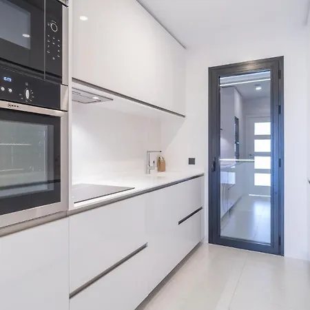 Apartament Awesome In With 2 Bedrooms, Wifi And Outdoor Swimming Pool *